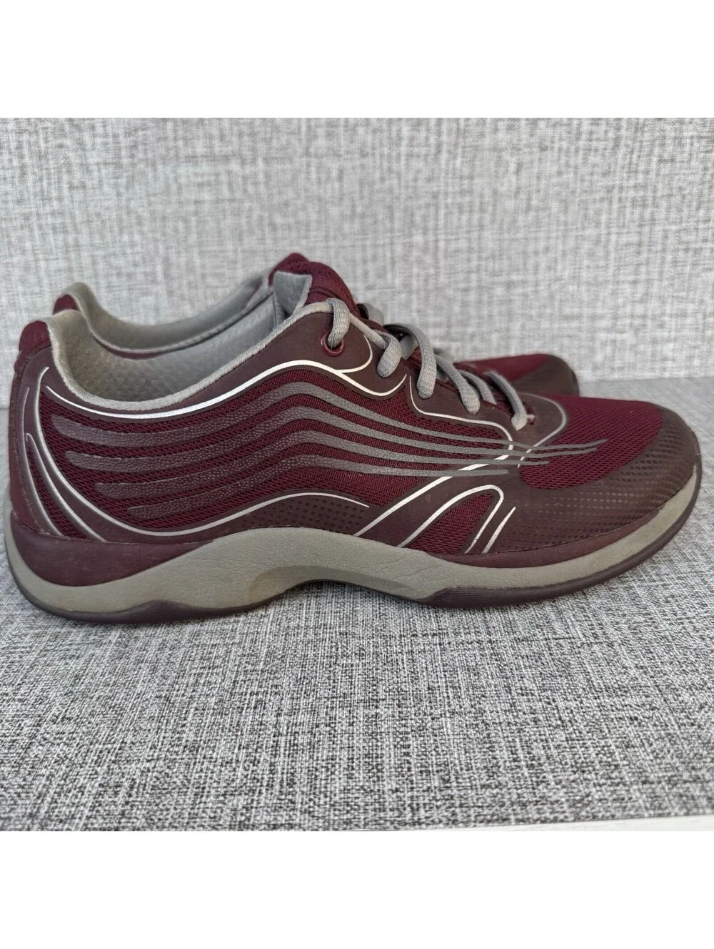 Dansko Shoes Womens Sz 39/8.5-9 US Red Samantha Running Sneakers Lace Up Low